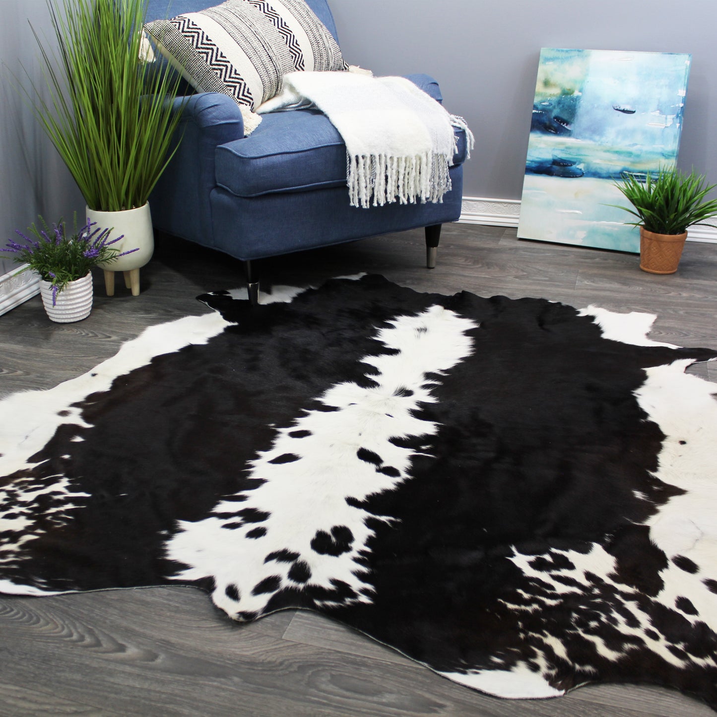 Natural Geo Dark Brown/Black/White Cowhide Area Rug 5' 2" x 5' 6"