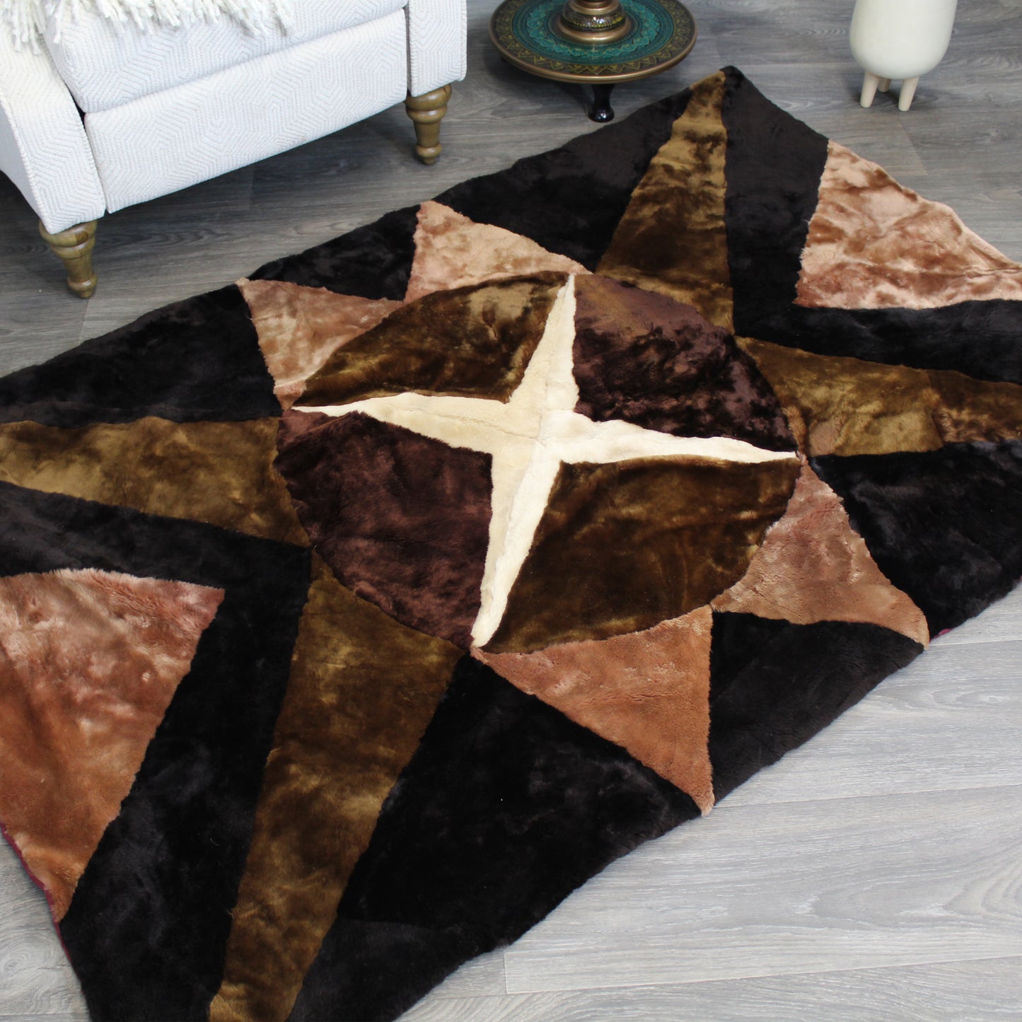 Natural Geo Sheepskin Area Rug Black/Brown - 4 x 6'