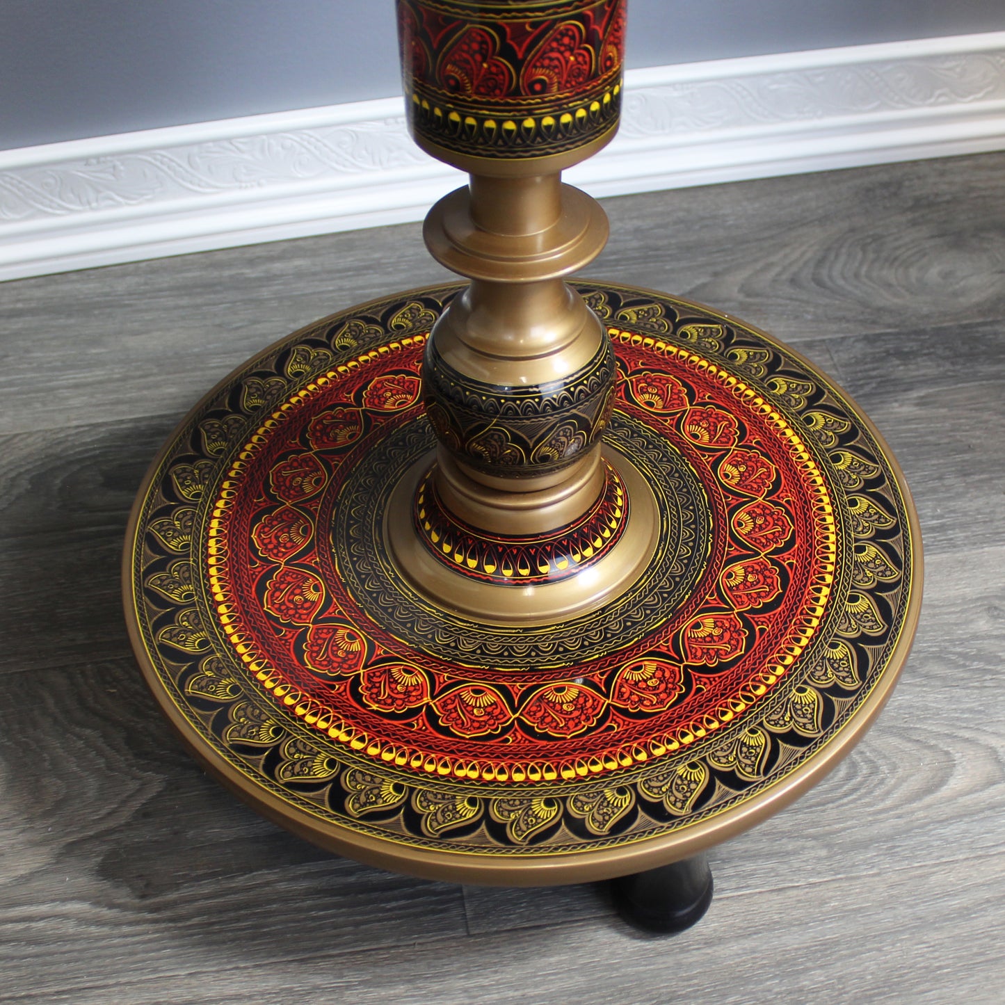 Natural Geo Rosewood Round Wooden 24" Accent Table - Red