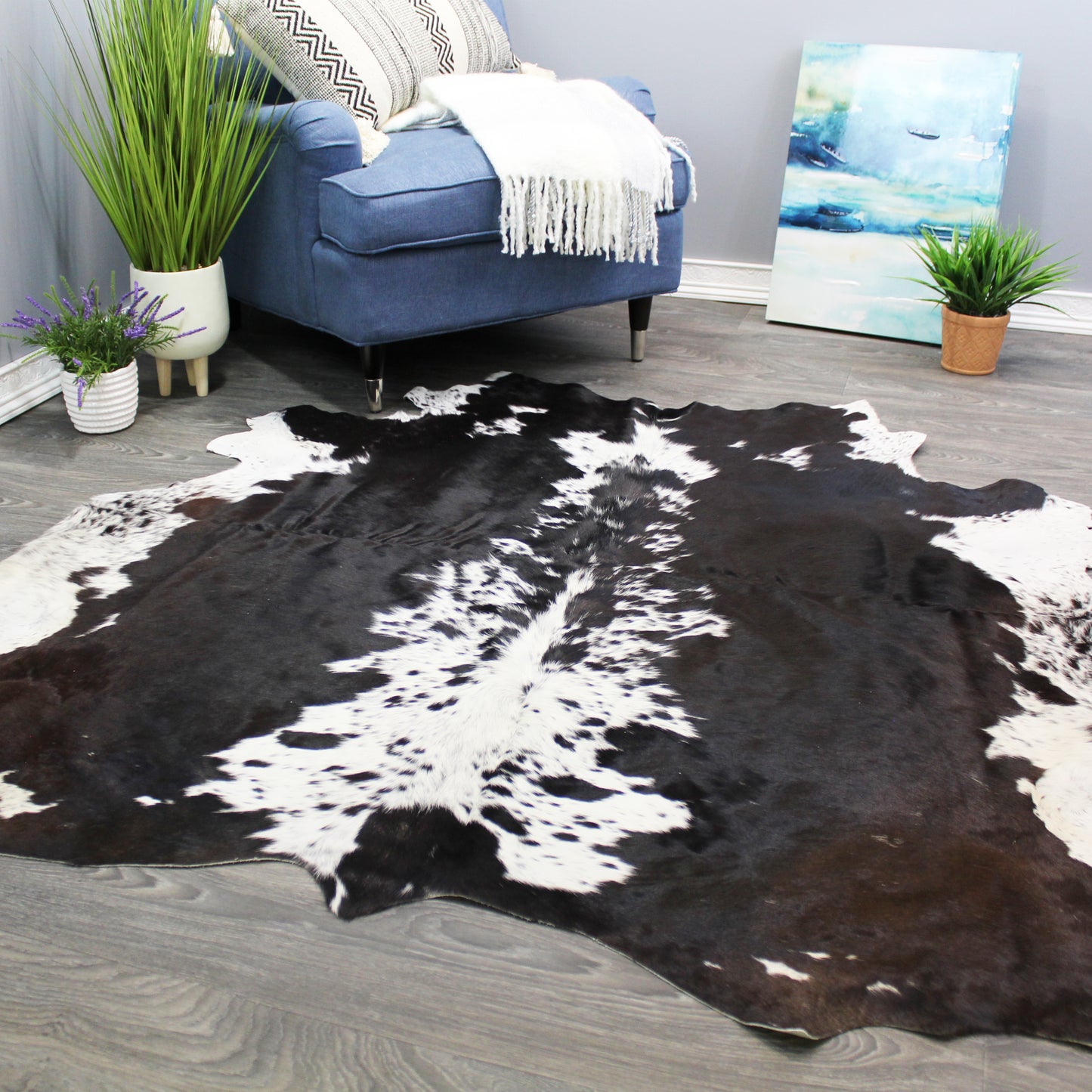 Natural Geo White/Dark Brown Cowhide Animal Area Rug 5' 4" x 6'