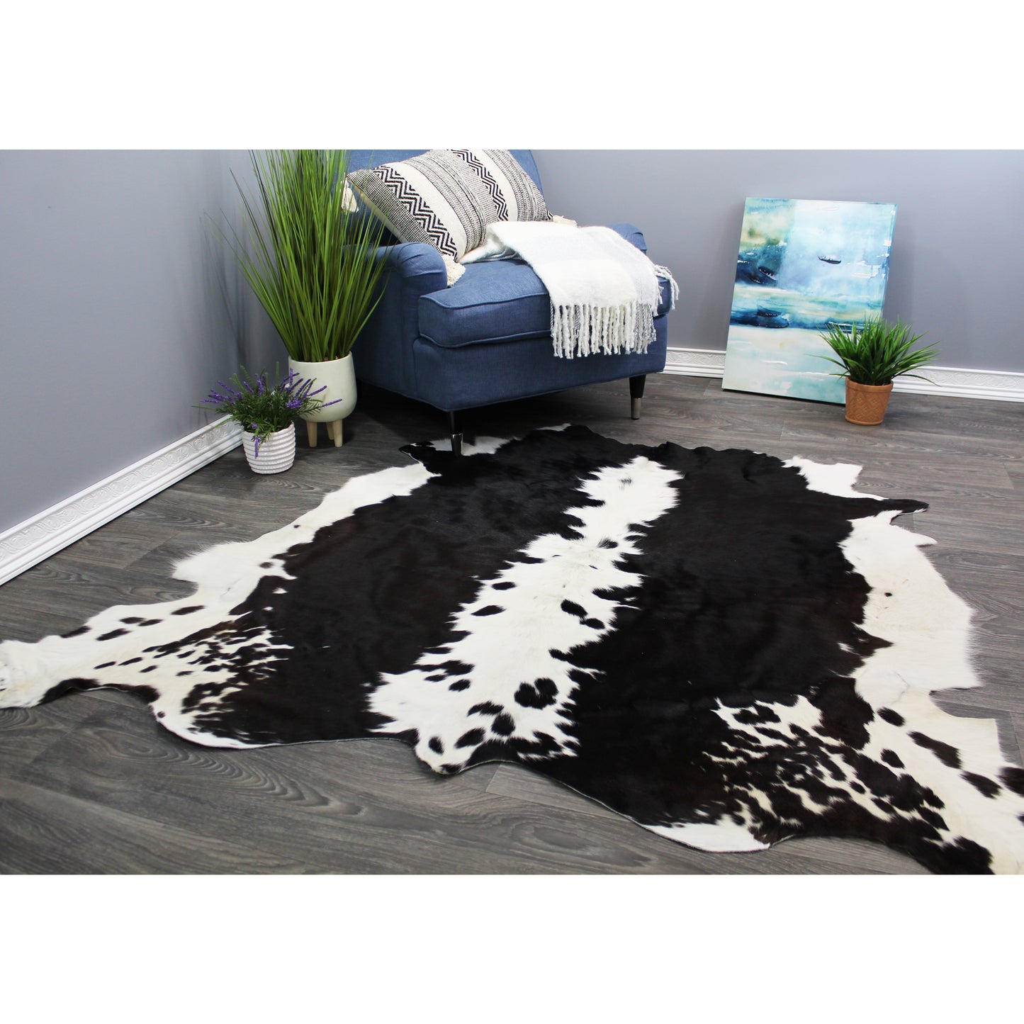 Natural Geo Dark Brown/Black/White Cowhide Area Rug 5' 2" x 5' 6"