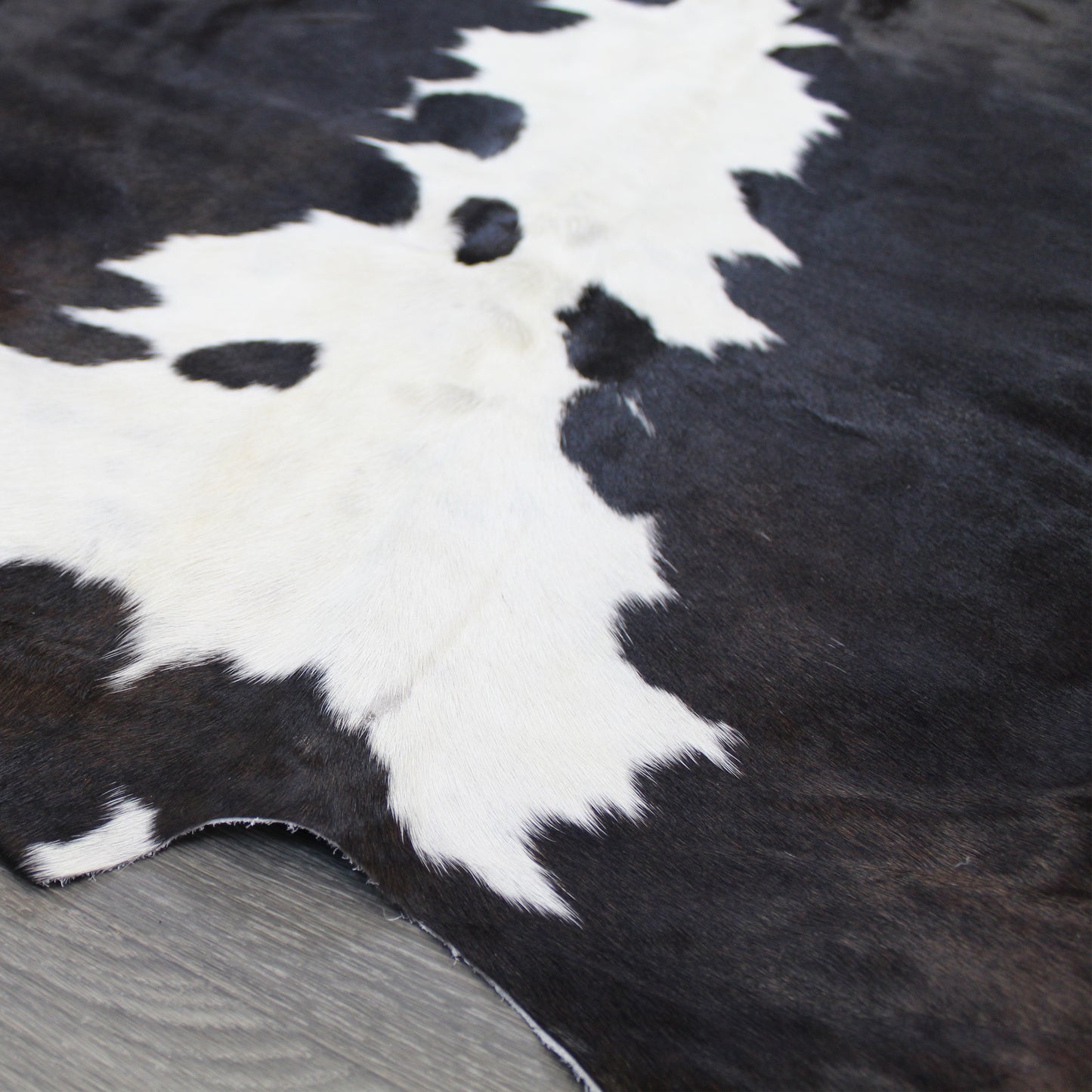 Natural Geo Brown/Black/White Cowhide Area Rug 5' x 5'