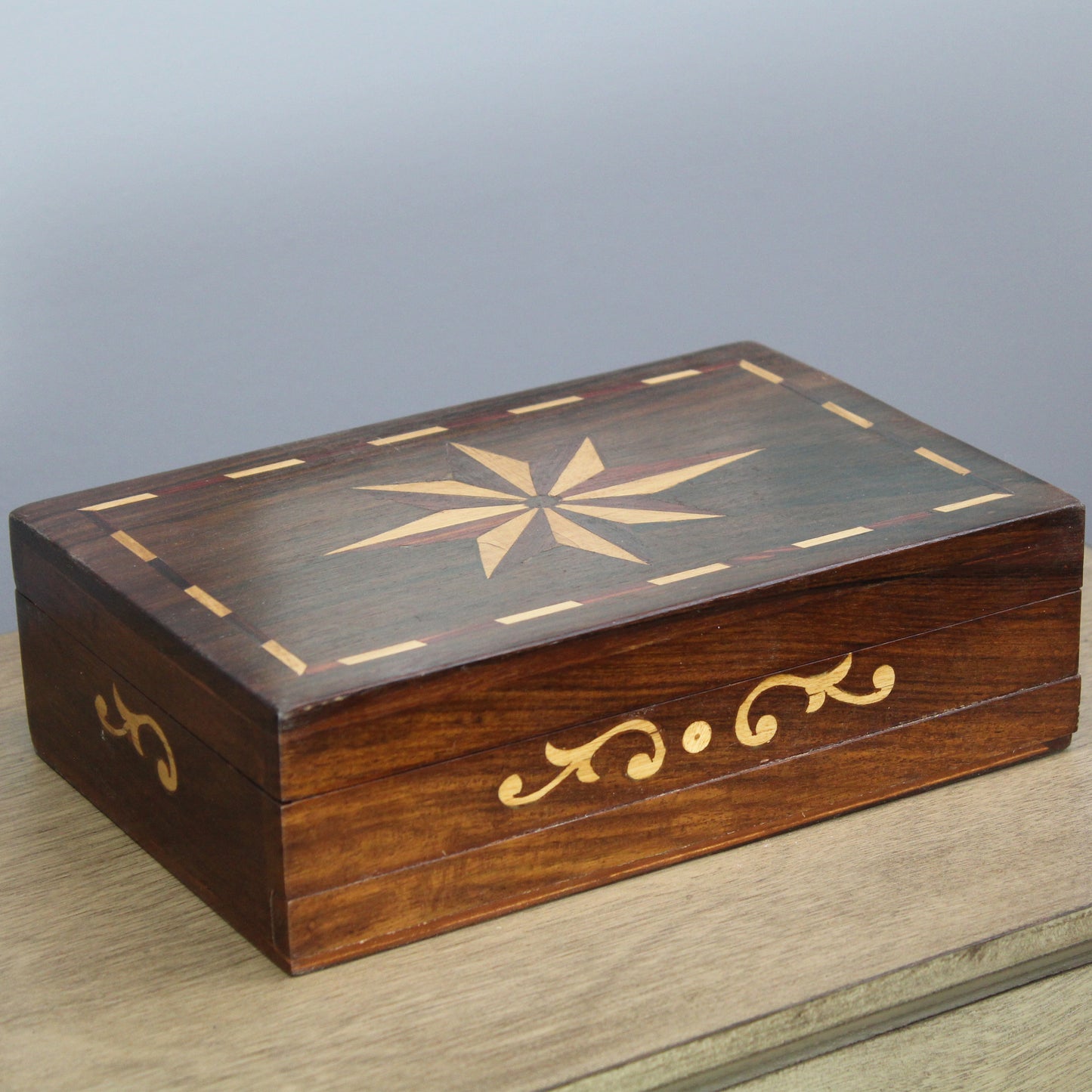 Natural Geo Handmade Rosewood Star Wooden Jewelry Box