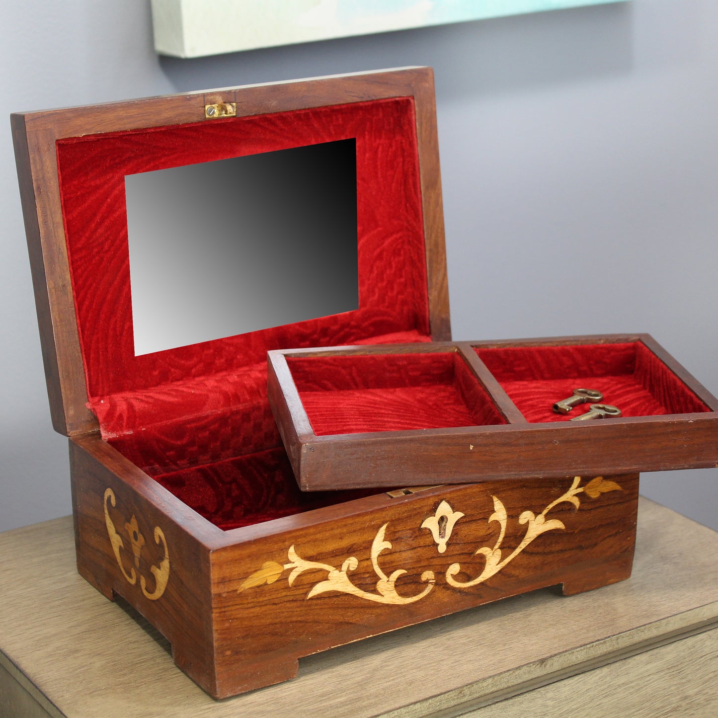 Natural Geo Handmade Rosewood Flower Wooden Decorative Box with Key