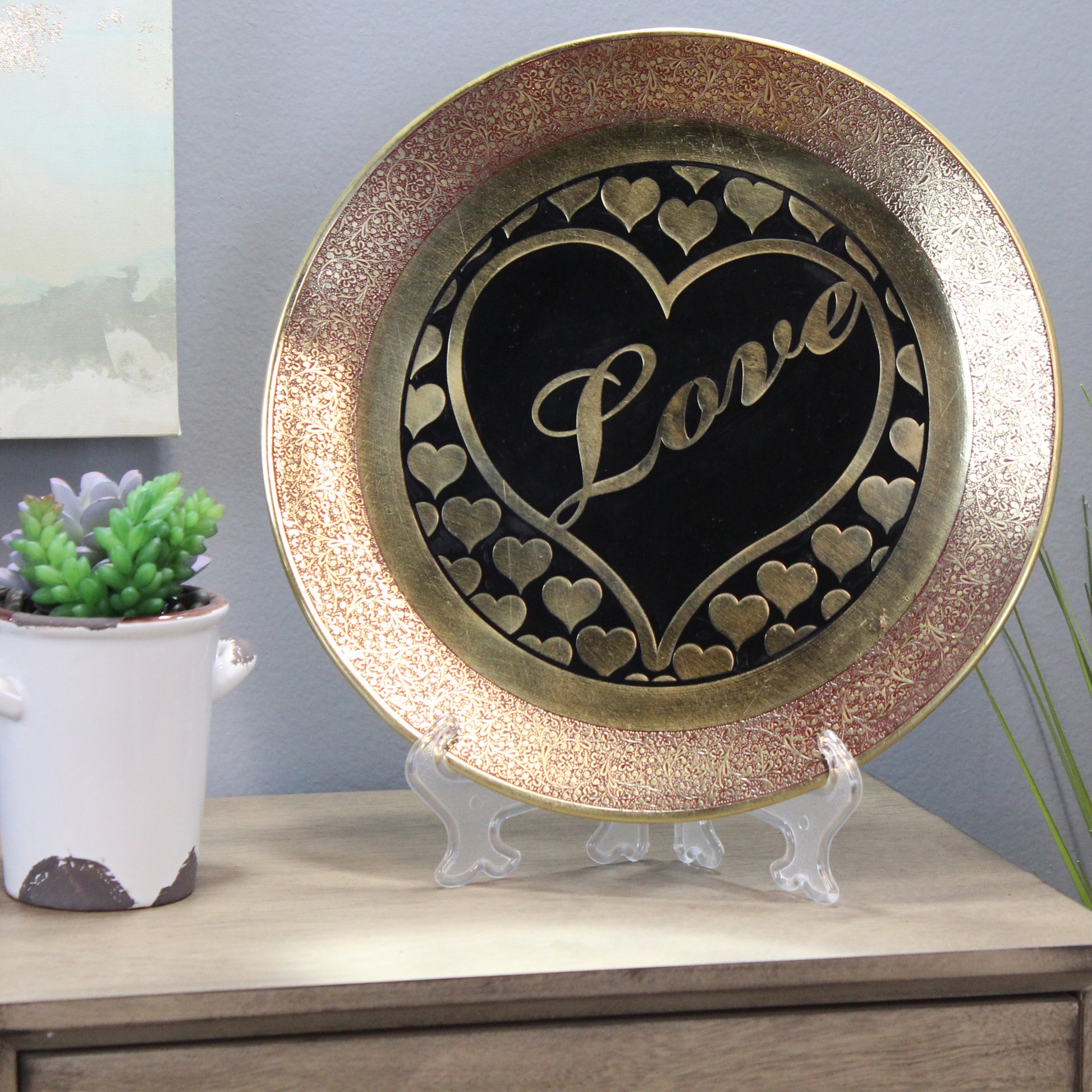Natural Geo Loving Heart Decorative Wall Hanging Brass Accent Plate