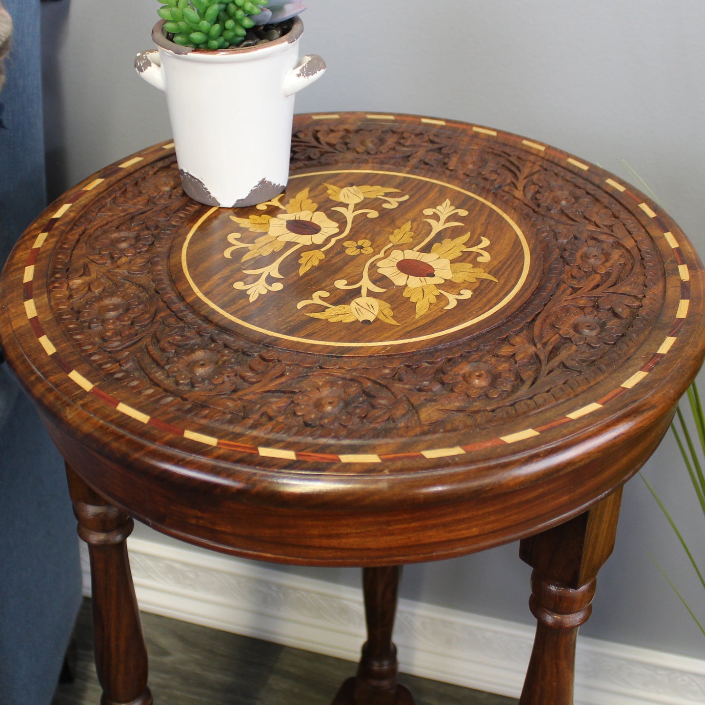 Natural Geo Decorative Rosewood Round Wooden Carved Floral Accent Table