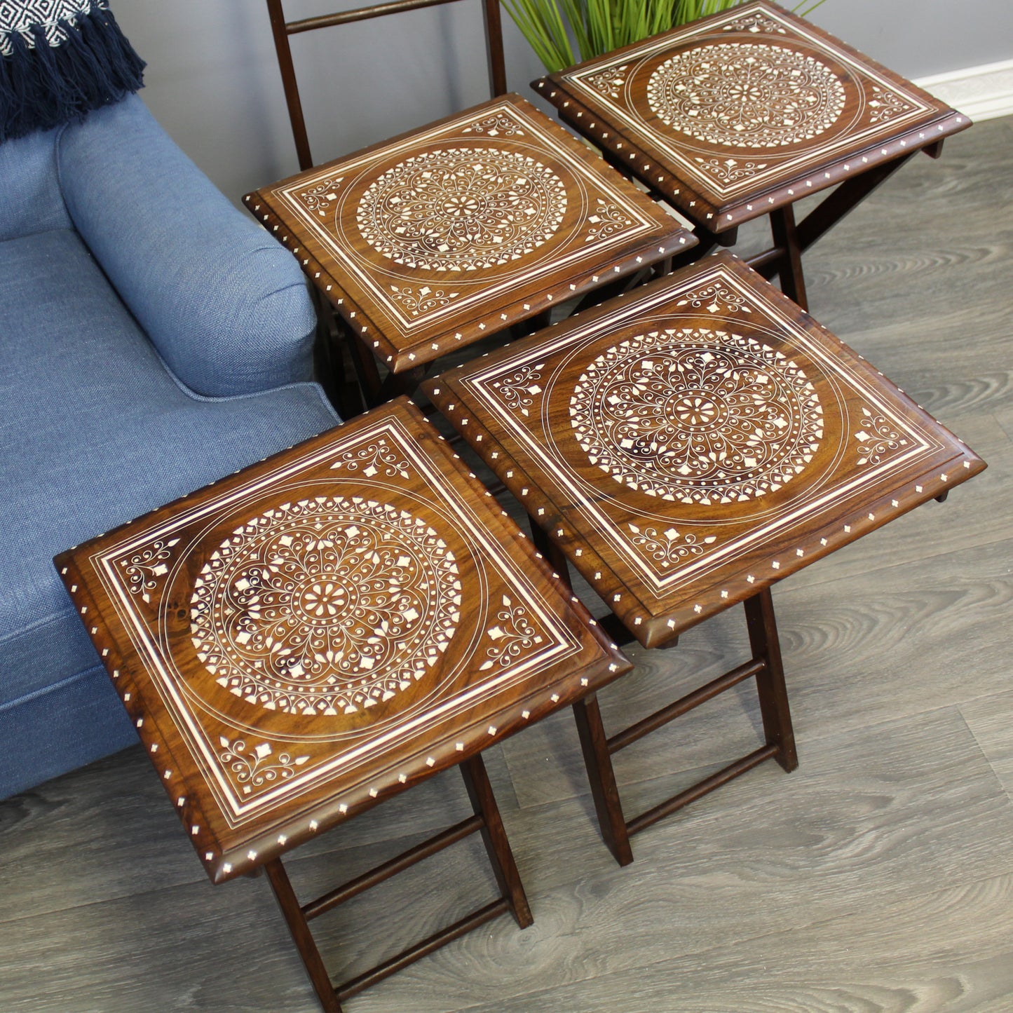 Natural Geo Decorative Rosewood Set of 4 Tray Tables with Stand - White Circle